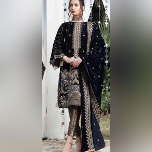 3 piece blue velvet Pakistani salwar kamez dress